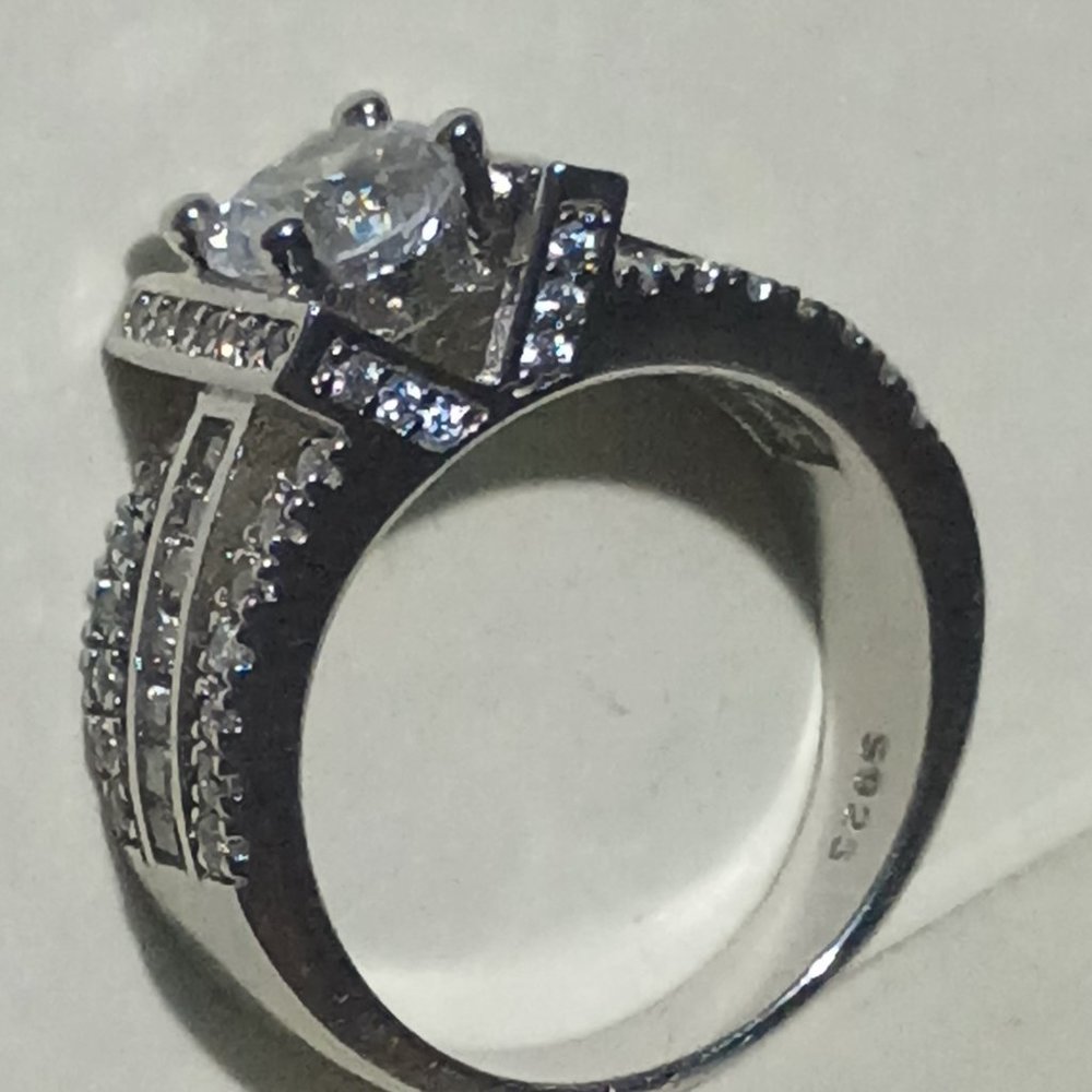 Ring - Picture 4 of 4
